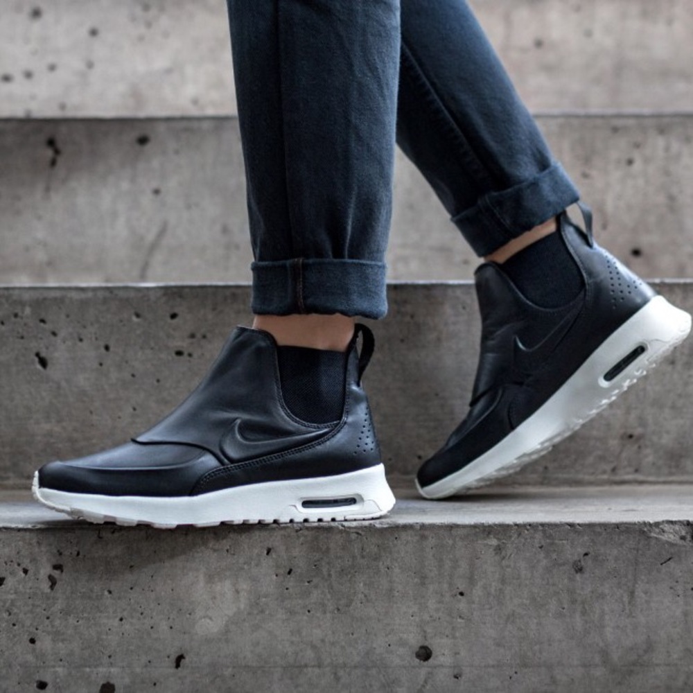 8.5 Nike Thea mid